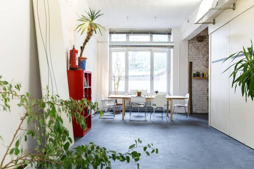 200qm Loft For Friends And Family - On The Spree! Appartement Berlijn
