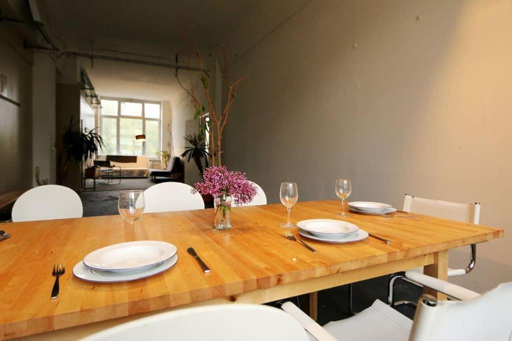 200qm Loft For Friends And Family - On The Spree! Berlijn