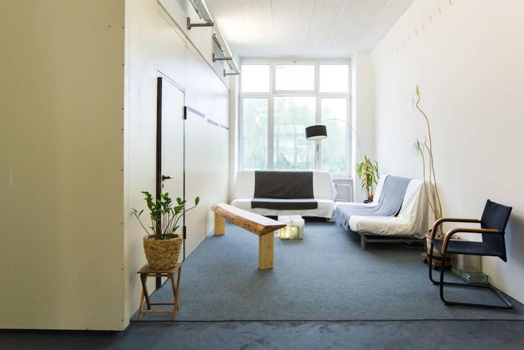 200qm Loft For Friends And Family - On The Spree! * Berlijn