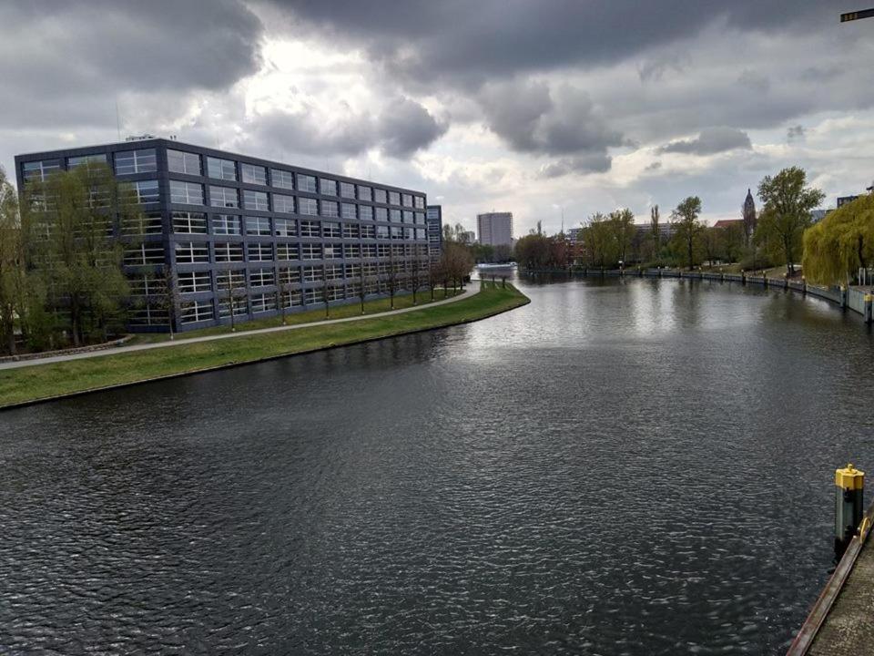 200qm Loft For Friends And Family - On The Spree! Appartement *